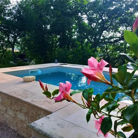 En Gélion Hébergement de vacances Sarrant